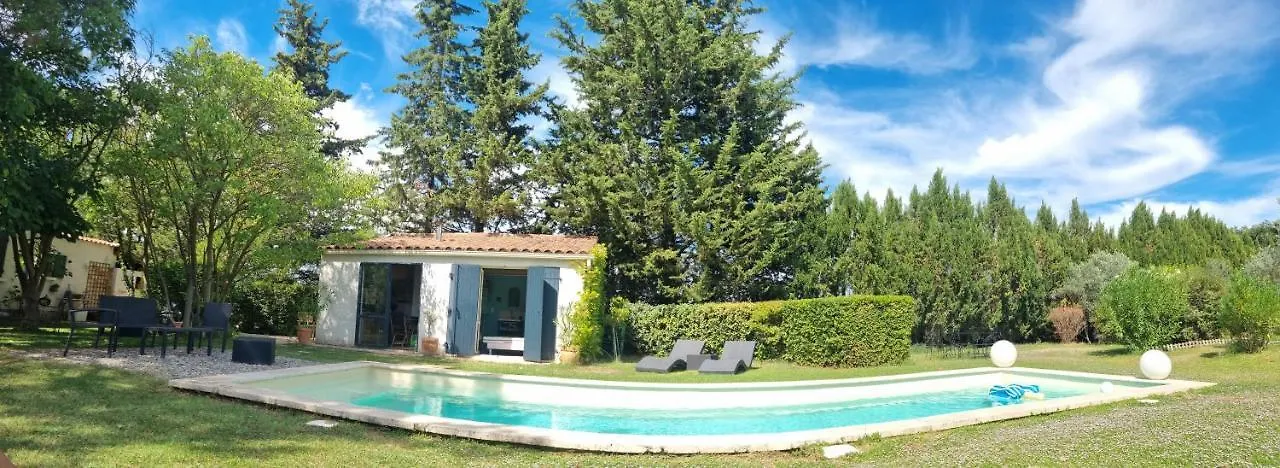 Les cabanons de l'Oliveraie Pernes-les-Fontaines Hébergement de vacances